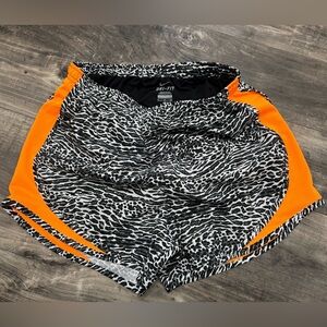 Women’s Small Nike Dri-FIT one brief lined shorts.